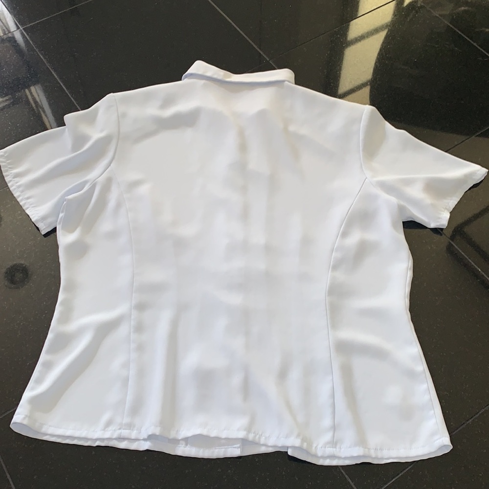 blouse - Picture 5 of 6